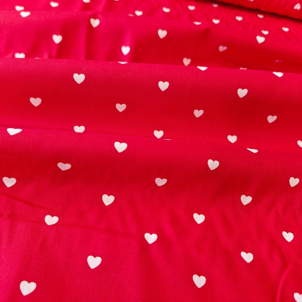 FINE COTTON POPLIN Hearts Red