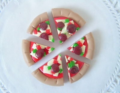 Fimo Slices Of Pepperoni Pizza Charms Pk 6