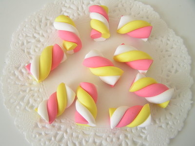 Fimo Pink Yellow & White Flump Marshmallow Charm Beads Pk 10