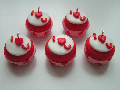 Fimo Valentine I Love You Cupcake Charm / Beads Pk 6