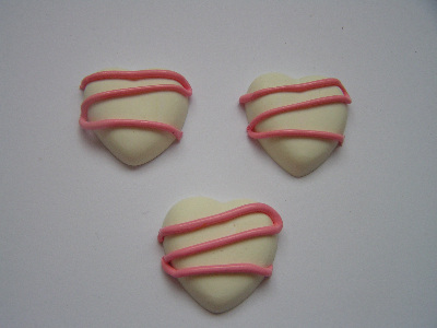 Fimo White Heart Charm Beads With Pink Icing Pk 10