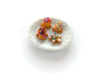 Mixed Christmas Biscuits on a Plate Pk 1