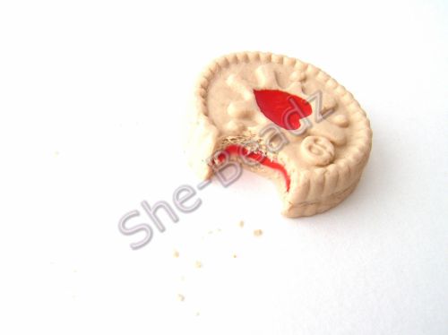 Fimo Jammy Dodger Biscuit Charm Beads (Bitten) Pk 10