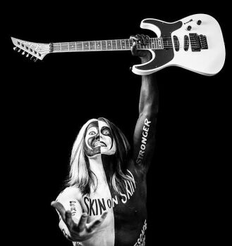 myke artwork guitar raffle pic 2