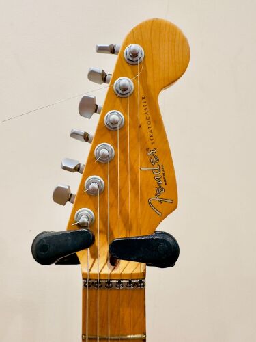 White Fender Stratocaster 1997 pic 3