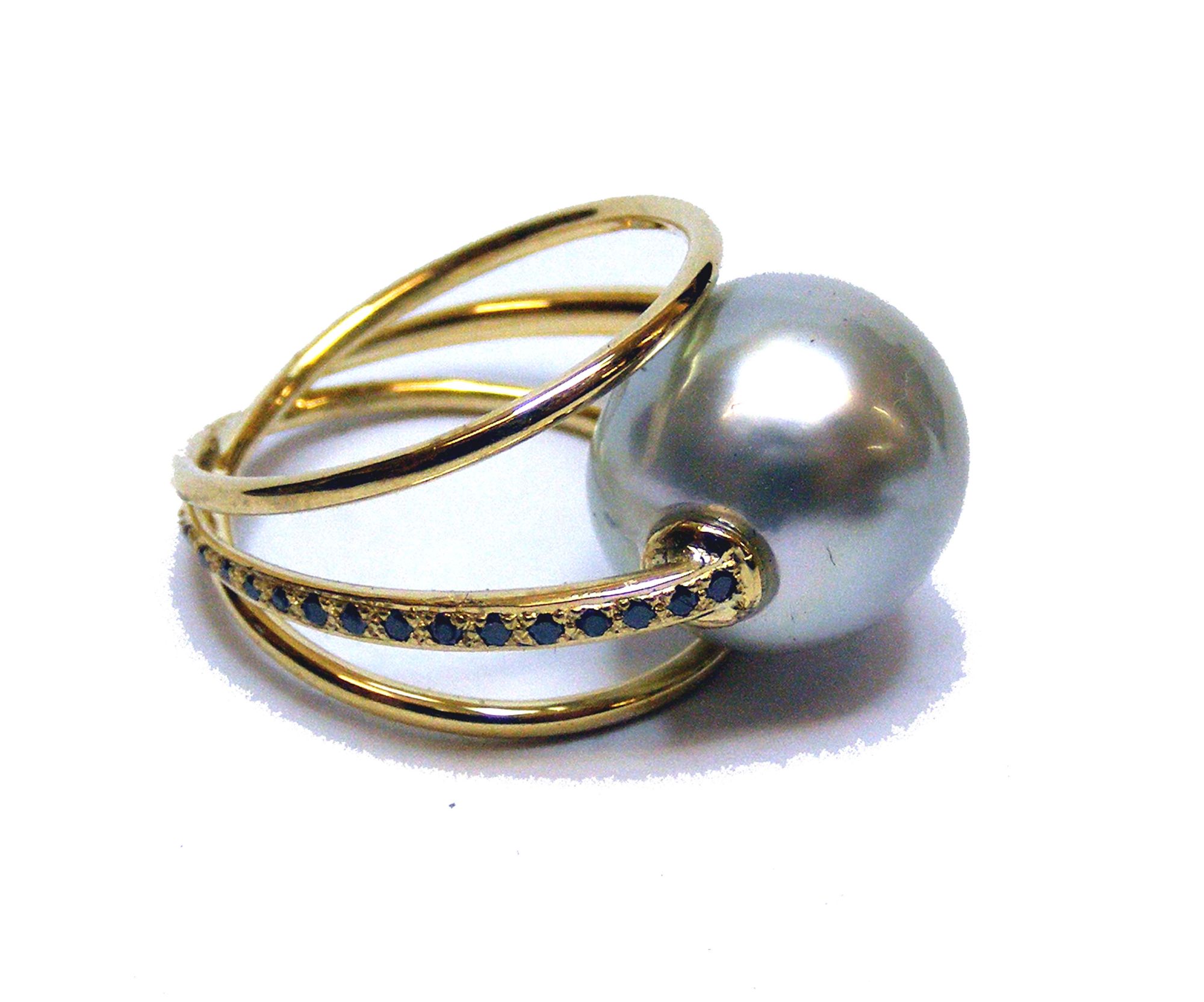 Thaitian Pearl and black diamonds, !8 carat yellow gold ring