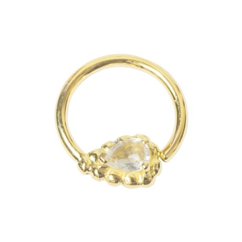 Ashru, 18 carat yellow gold seam ring with white sapphire