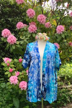 Sun and stars open front kimono top Curvy annie