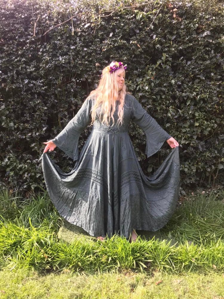 Beautiful Gwendolyn  faery realm goddess dress 12-16