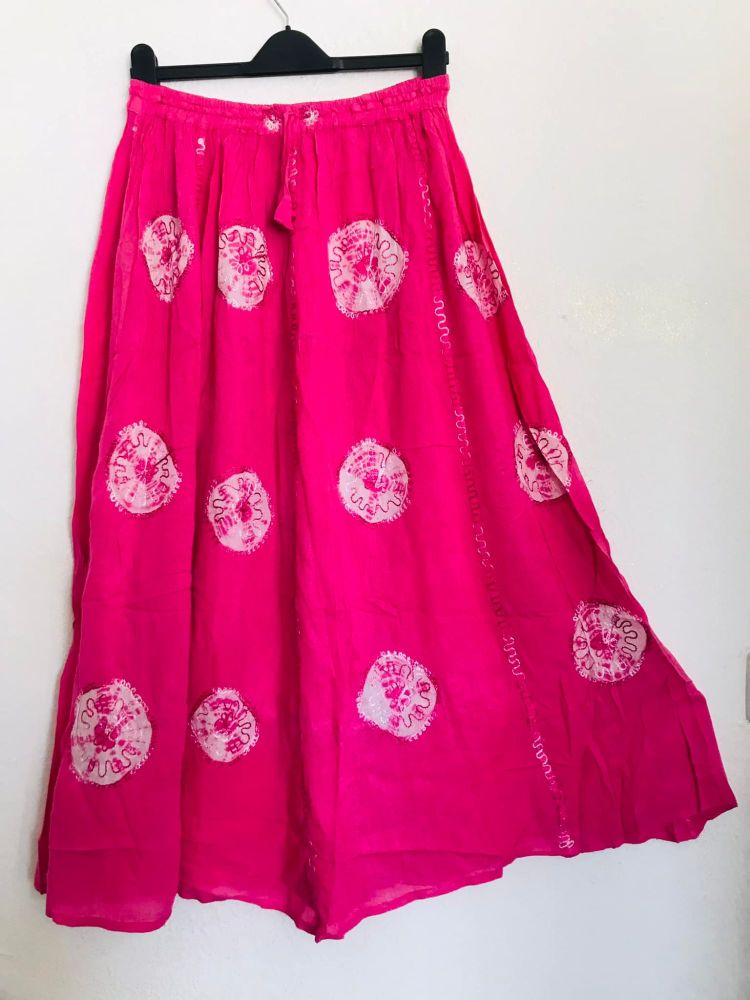 Lovely folksy  skirt [will fit curvy]