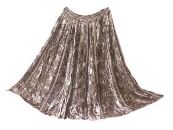 Beautiful heavy velvety skirt [waist 26 inches to 46 inches]