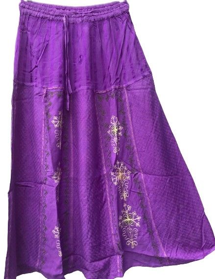 Lovely maxi witchy embroidered skirt[waist approx 26-40 inches]