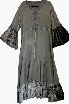 SOLD——Verity beautiful maxi dress  [46 inches bust-no stretch]