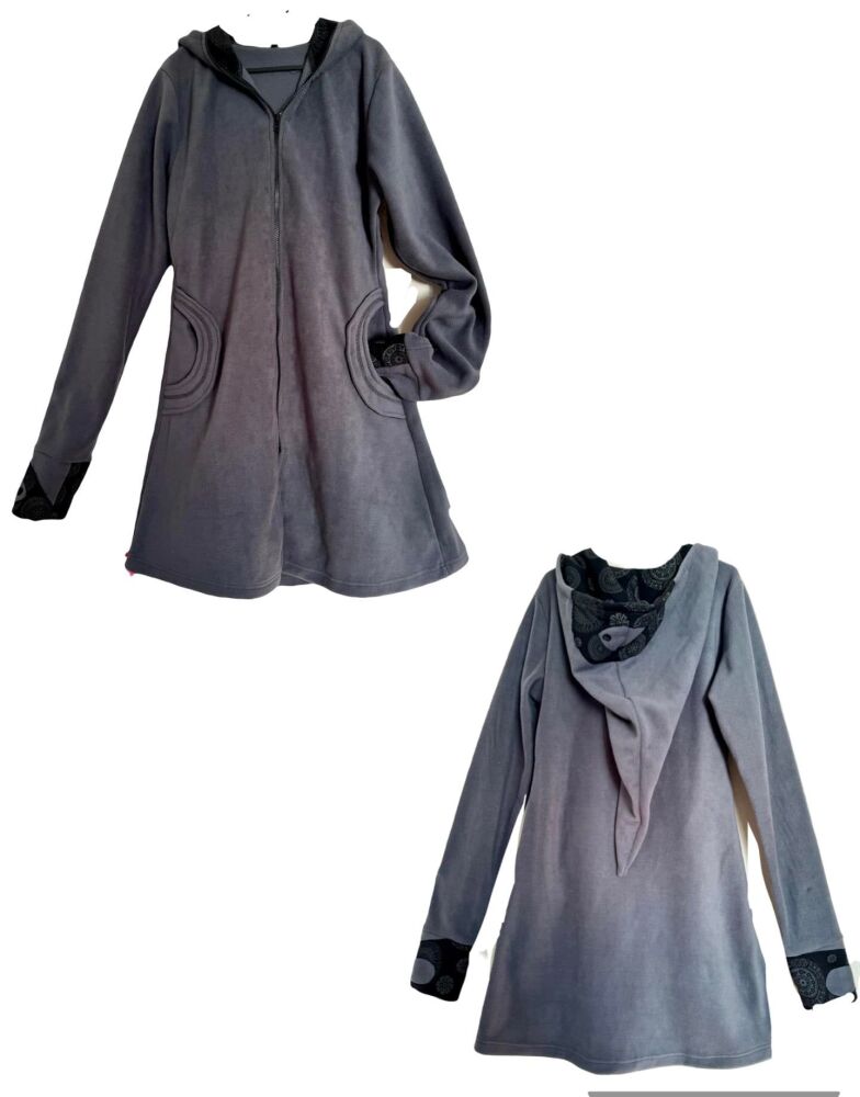 Gorgeous snuggly 3/4 length pixie hood hippy jacket [grey]