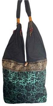 Pretty sparkle shoulder bag