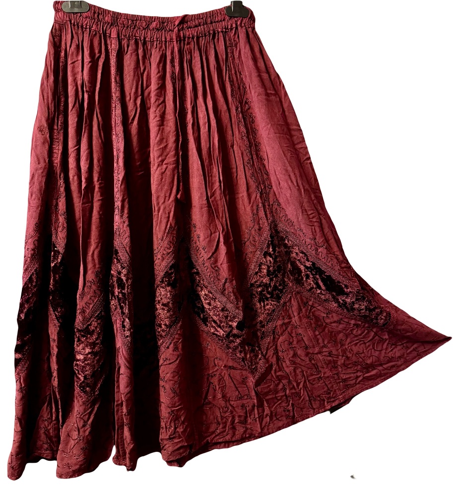 Genevieve beautiful skirt with pockets