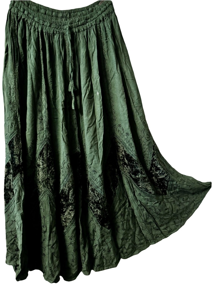 Genevieve beautiful skirt with pockets