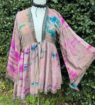 *Arise the Goddess  short robe r ( curvy)