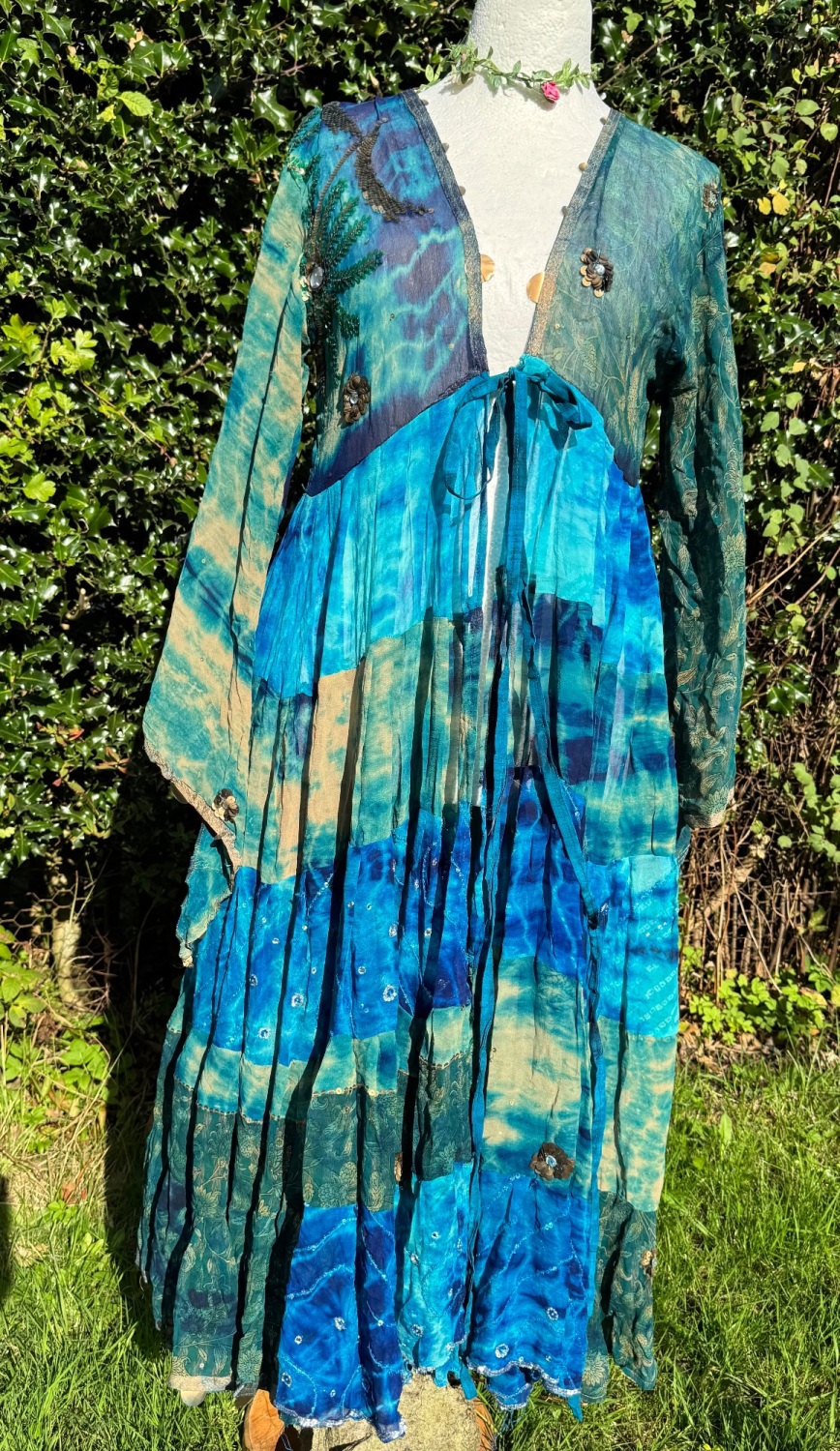 *Arise the Goddess  robe ( curvy)