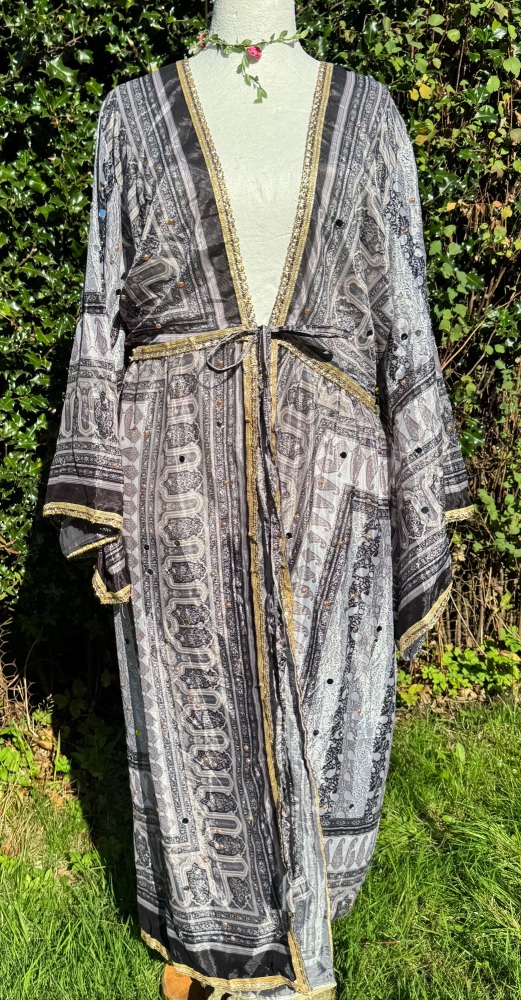 *Arise the Goddess  robe ( curvy)