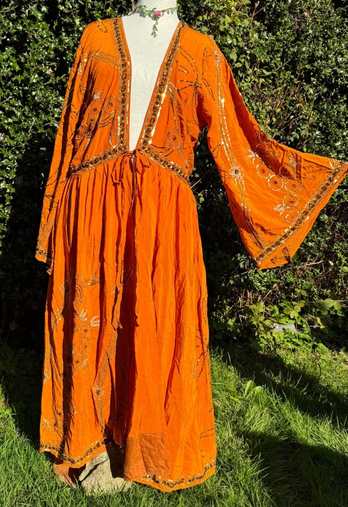 *Arise the Goddess  robe ( curvy)