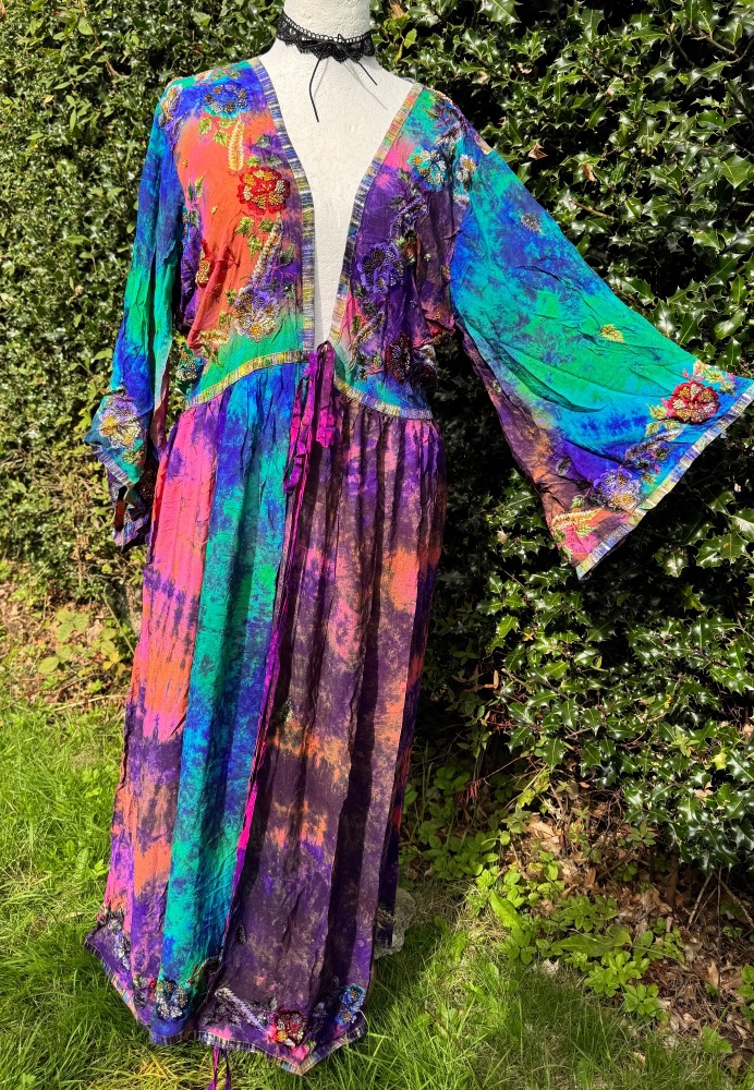 *Arise the Goddess  robe ( curvy)