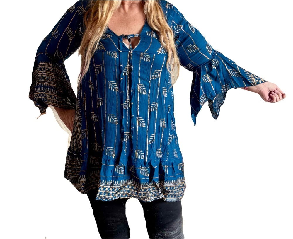 Gorgeous  Seanna lurex witchy top