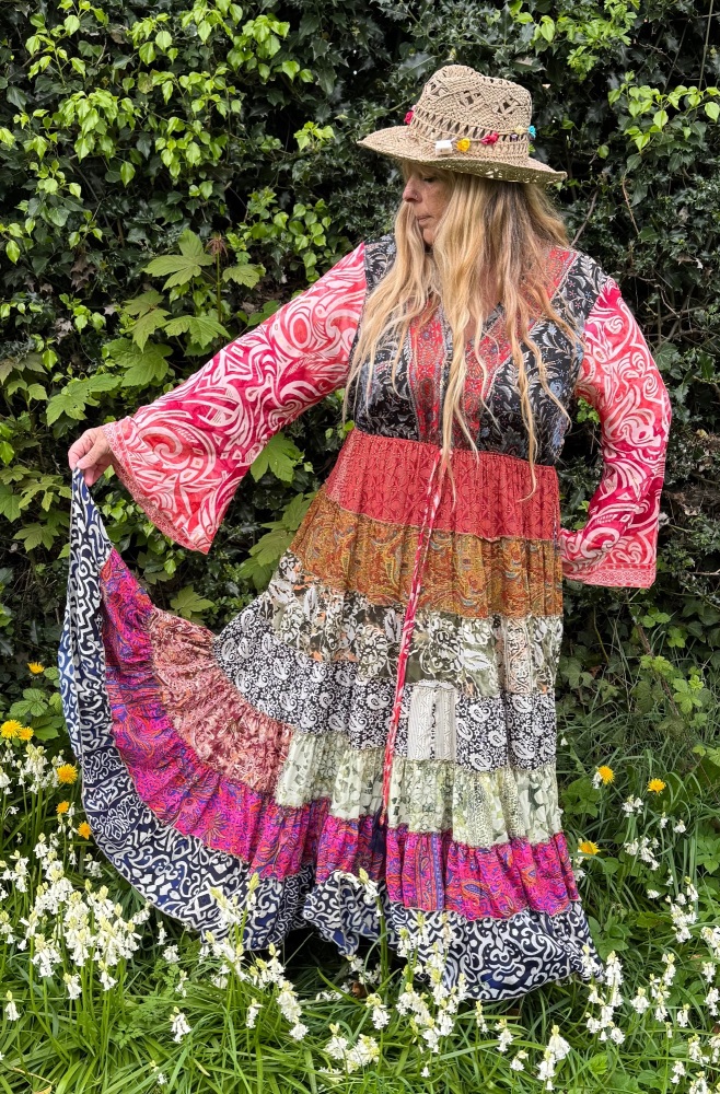 24-26 The beautiful Juniper swishy dress ]