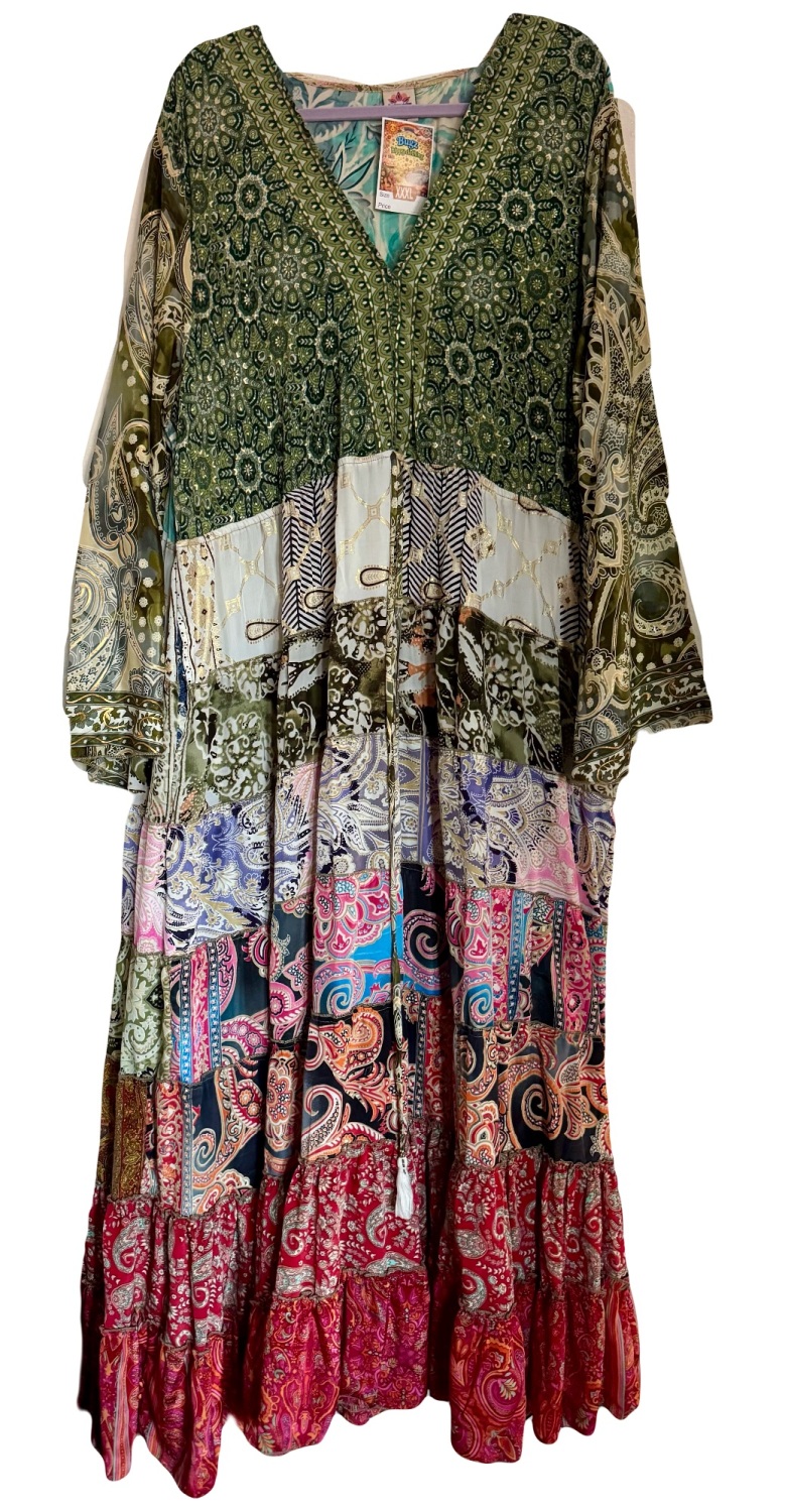 26-28 The beautiful Juniper swishy dress ]