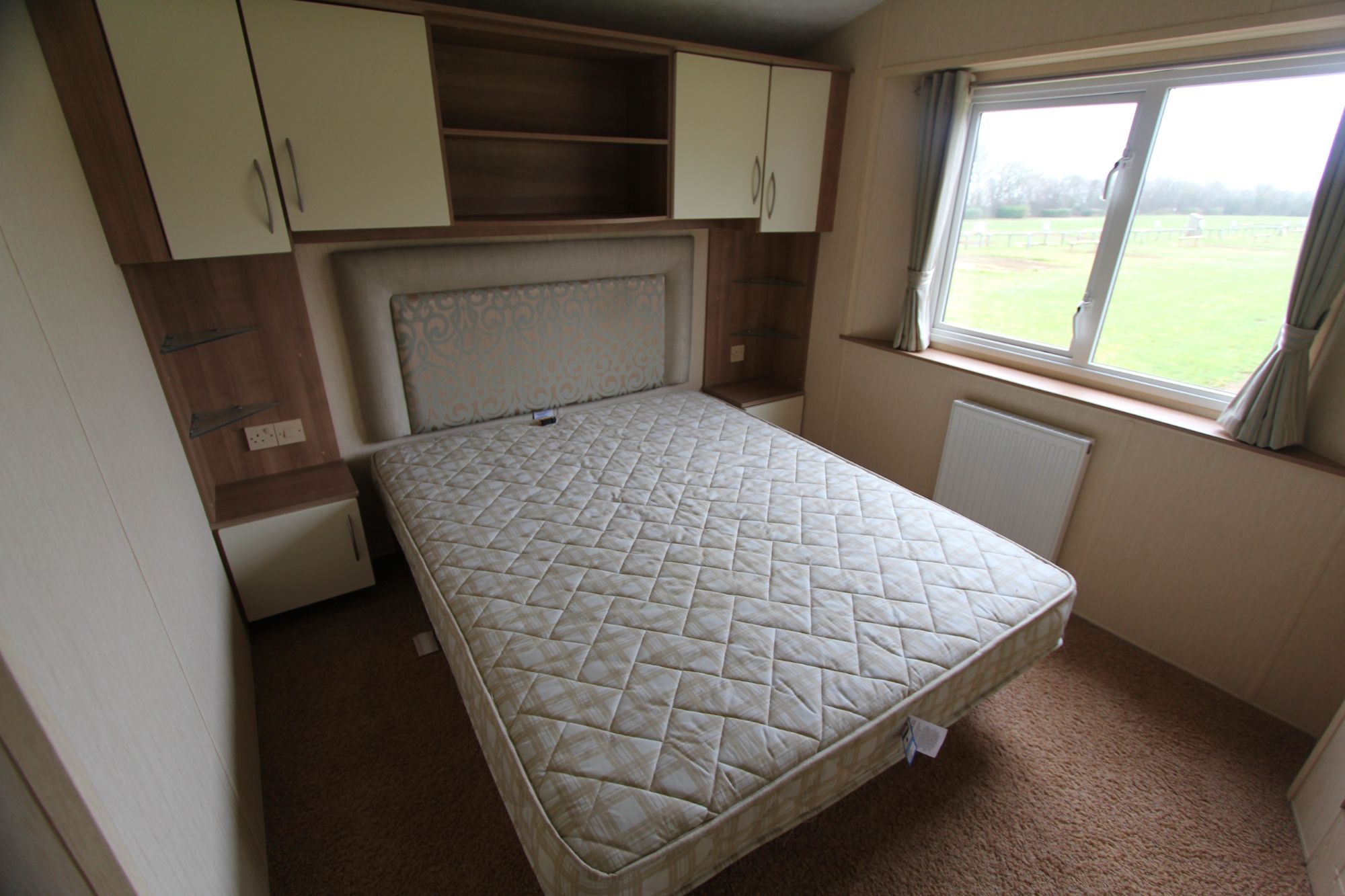 2012 Willerby New Hampton Main Bed 1