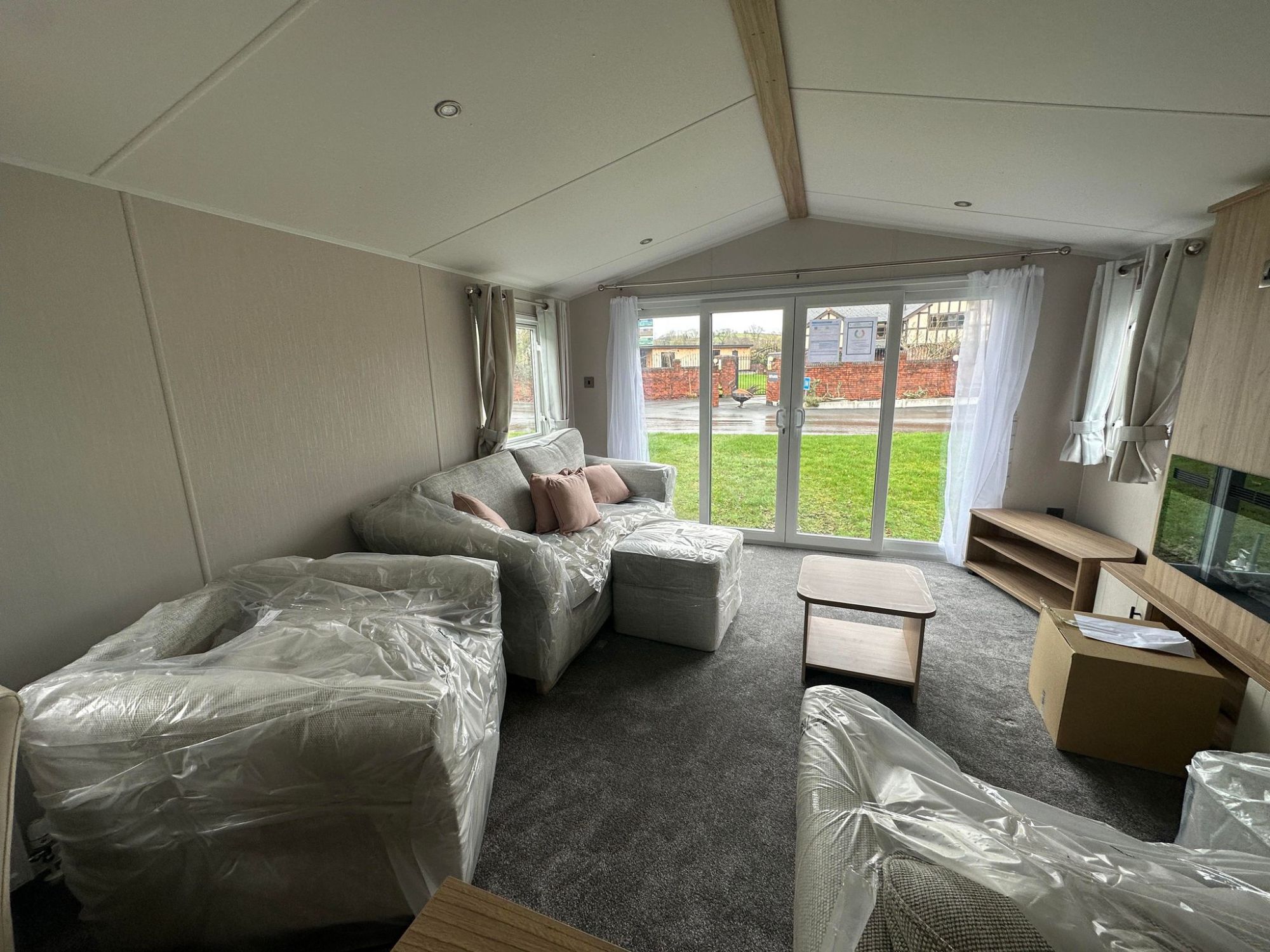 2024 Willerby Ellesmere Lounge 1