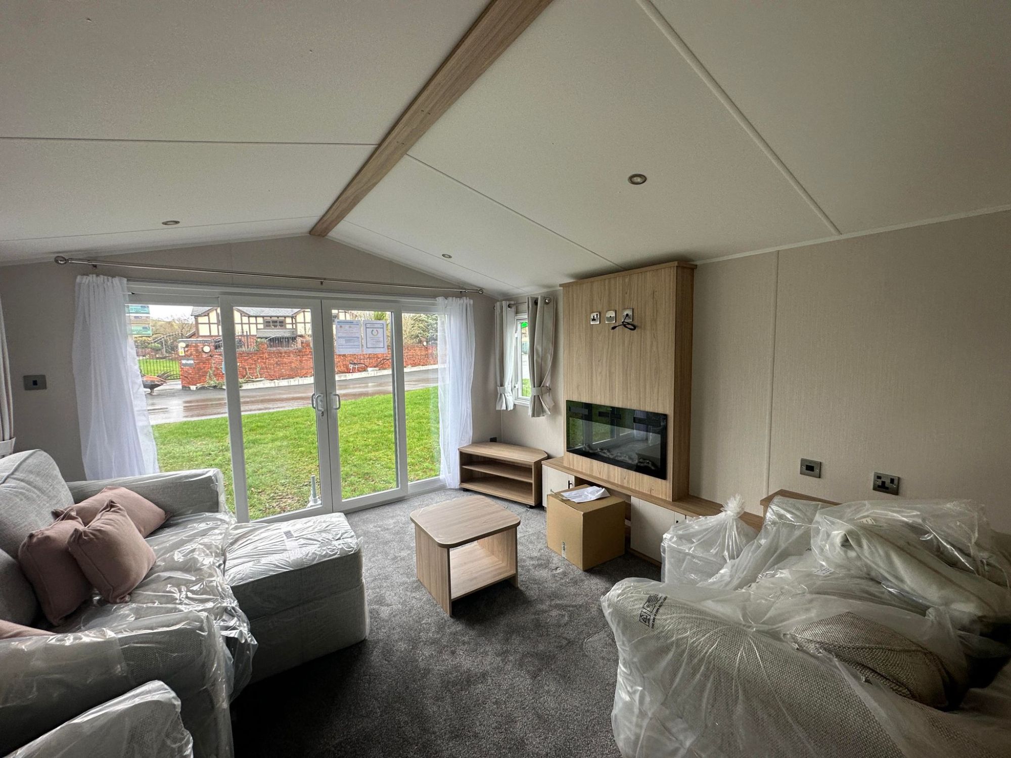 2024 Willerby Ellesmere Lounge 2