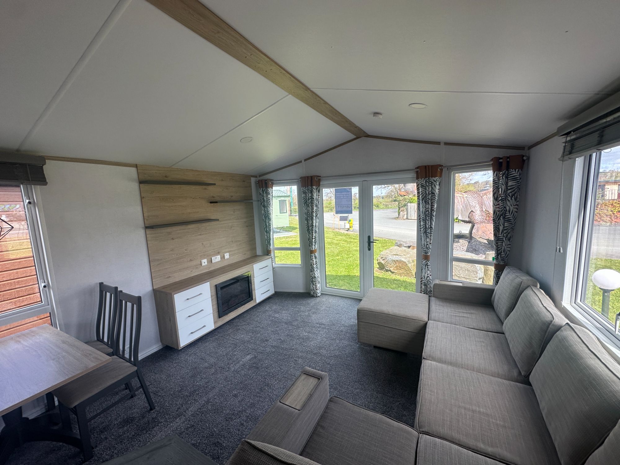 2021 Atlas Style Lodge Lounge 1