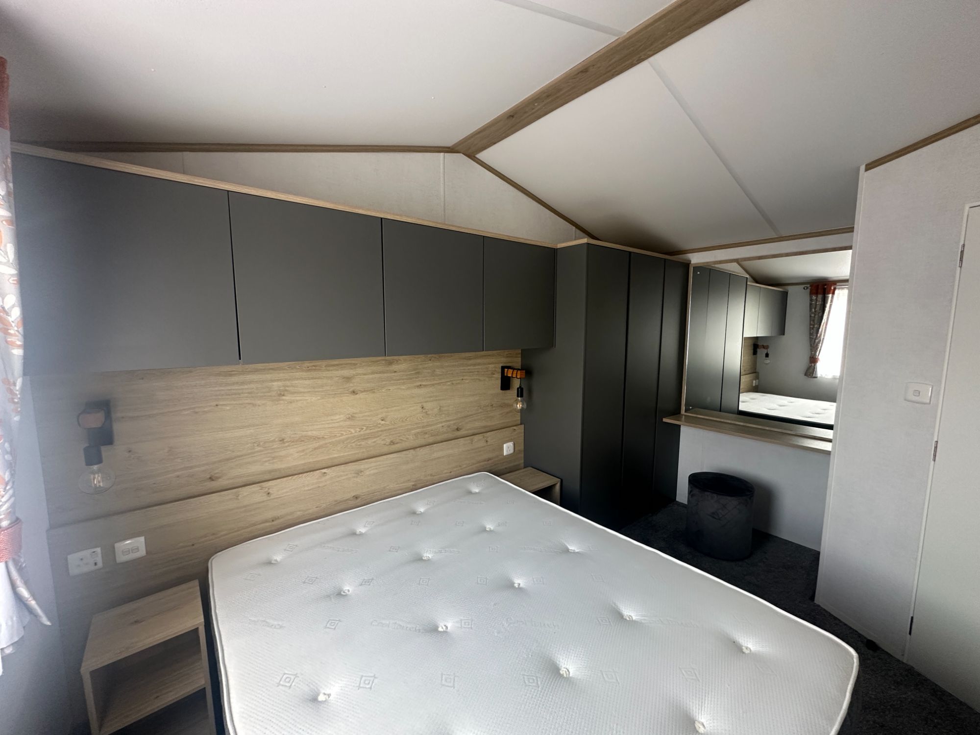 2021 Atlas Style Lodge Main Bed 2