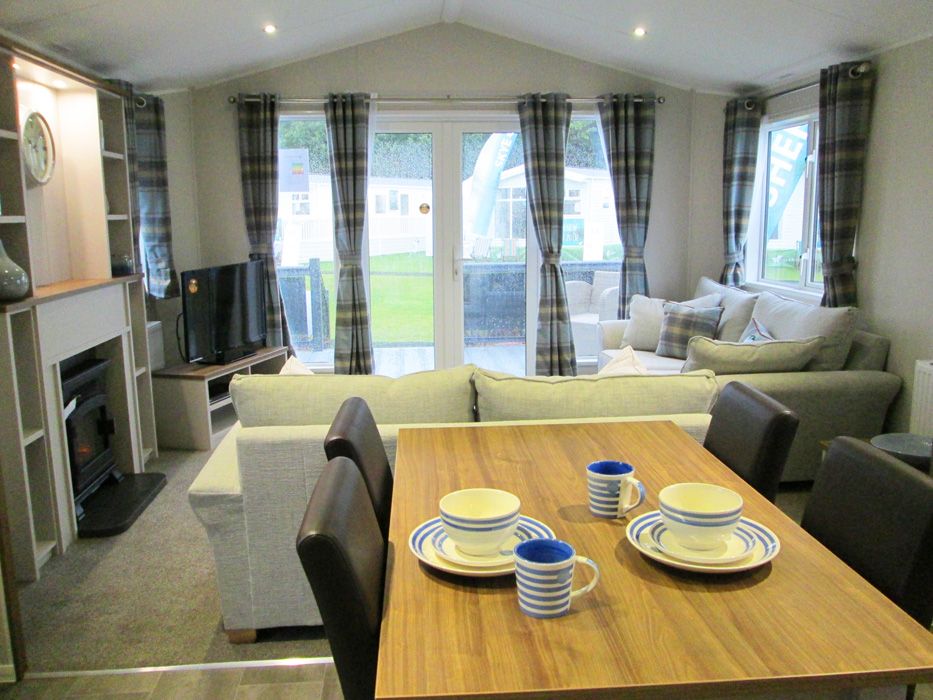 2018 Willerby Sheraton Dining 2