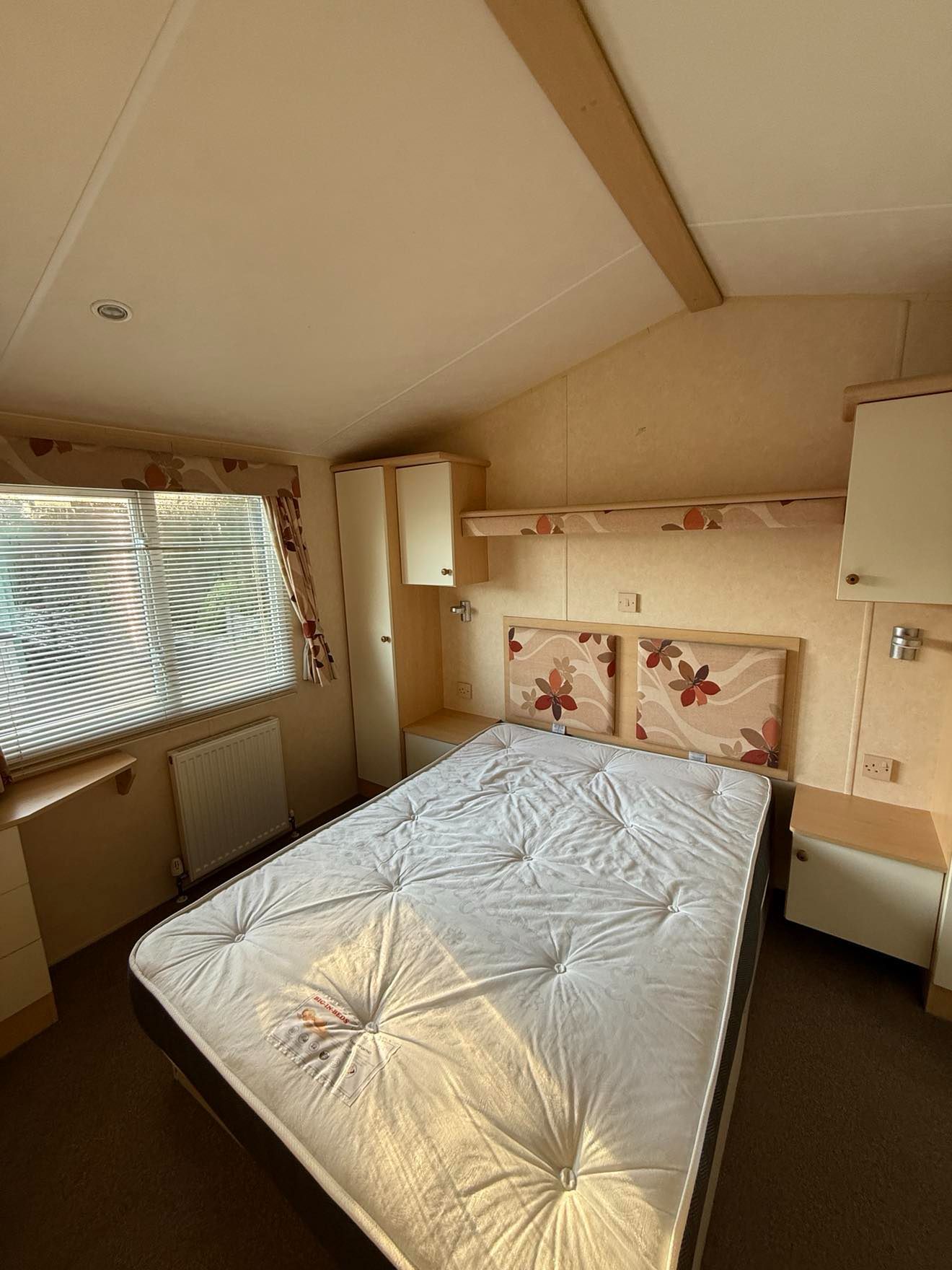 2009 Willerby Salisbury Main Bed 1