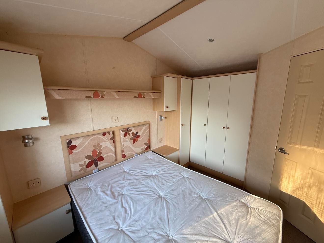 2009 Willerby Salisbury Main Bed 2