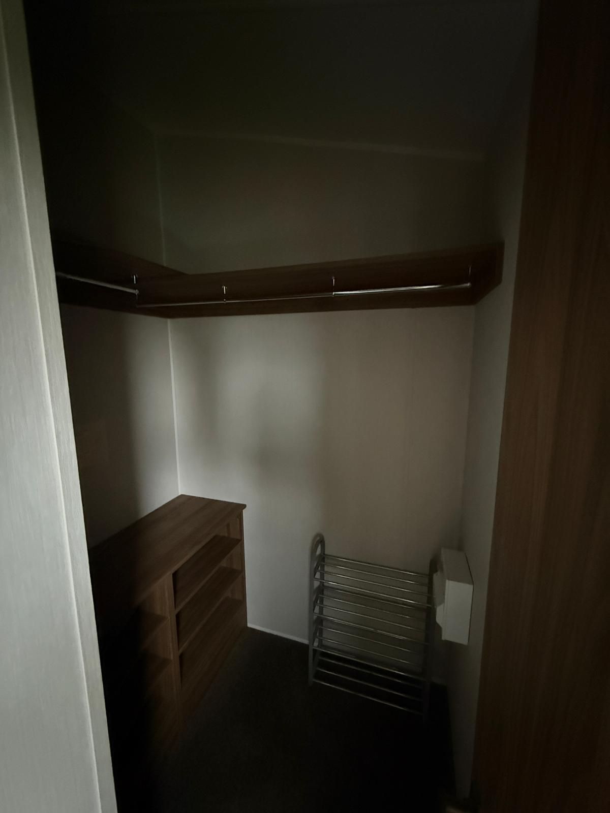 2018 Willerby Sheraton Main Bed Walk In Wardrobe