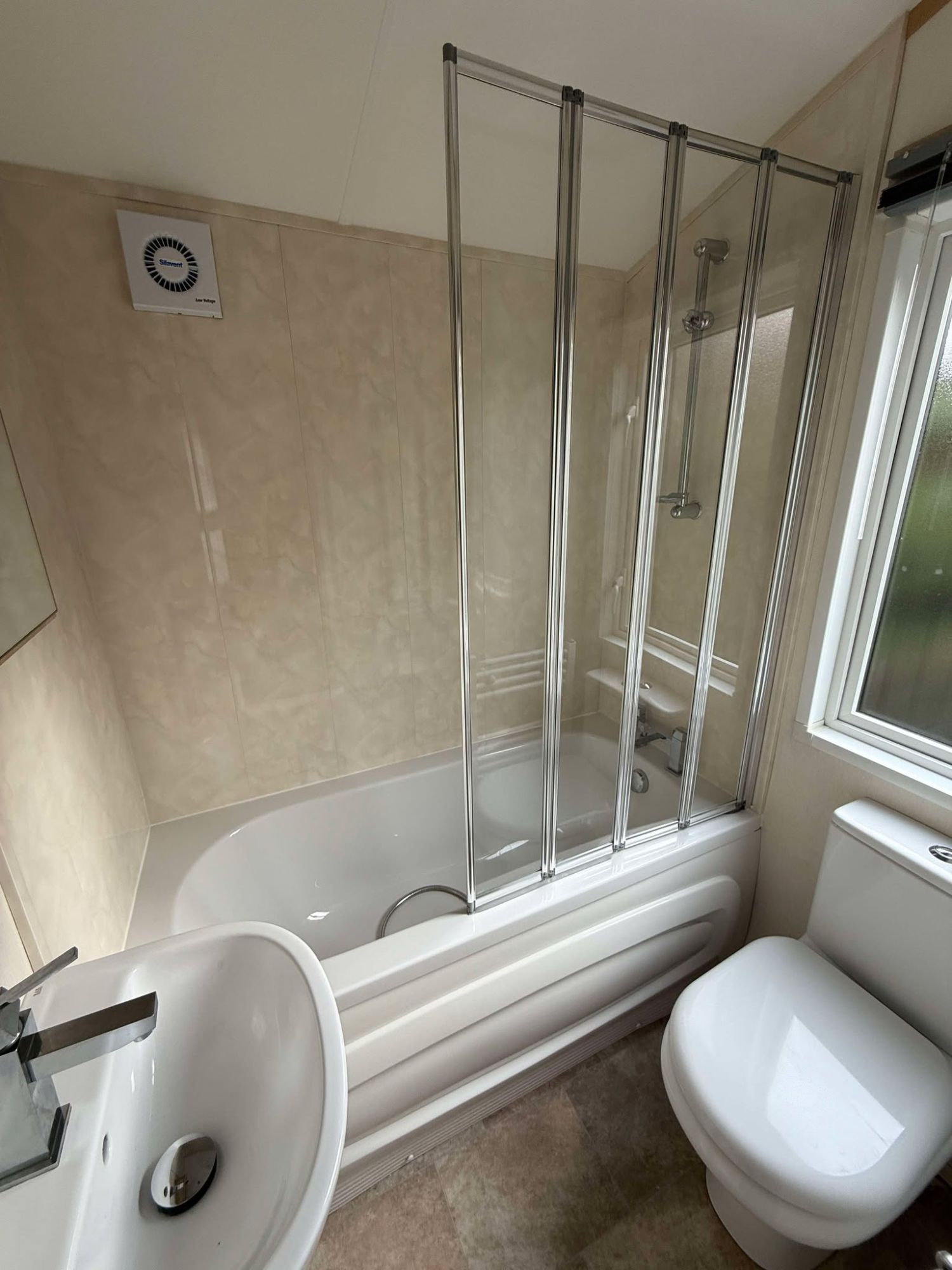 2014 Atlas Image Ensuite