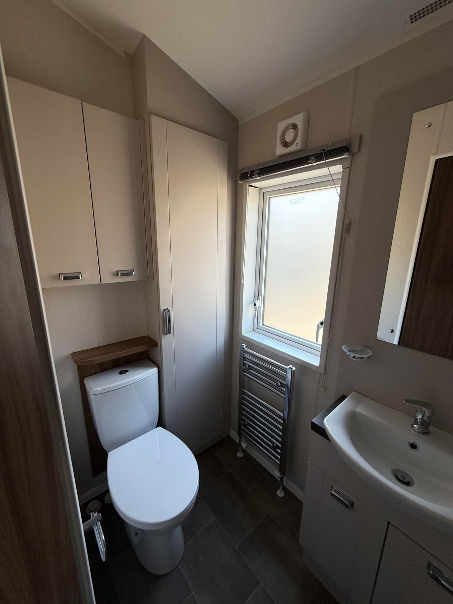 2018 Willerby Sheraton Bathroom 1