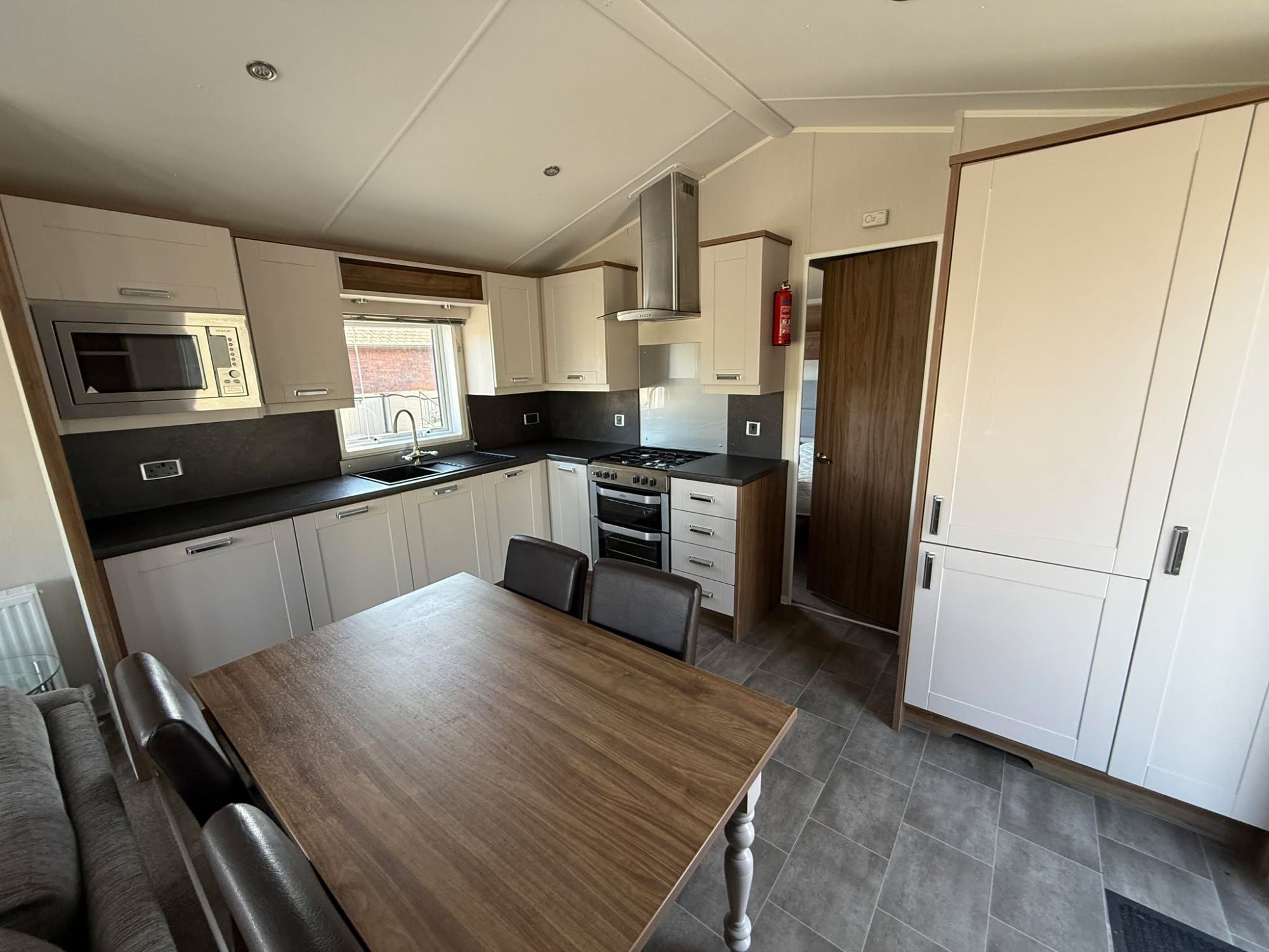 2018 Willerby Sheraton Dining