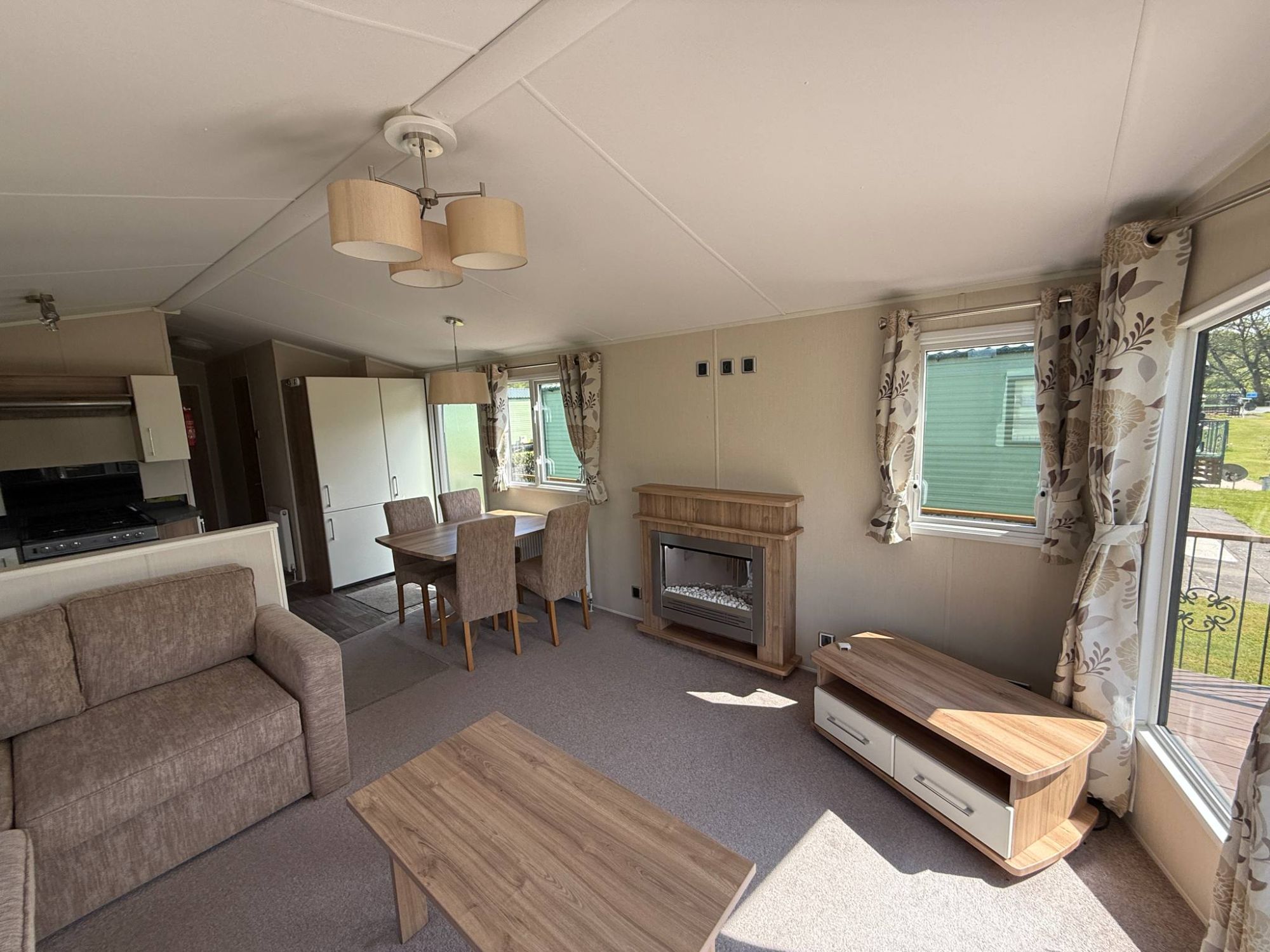 2018 Willerby Shrewsbury Lounge 2