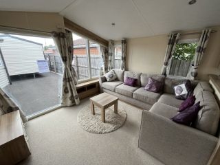 2013 BK Grosvenor Lounge 1