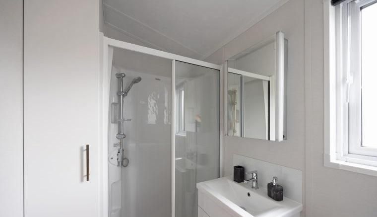 2026 Beverley Norwood Centre Lounge Lodge Ensuite 2