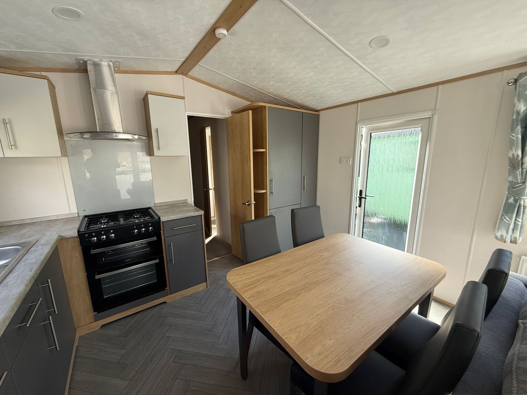 2021 Carnby Silverdale Kitchen Diner 1