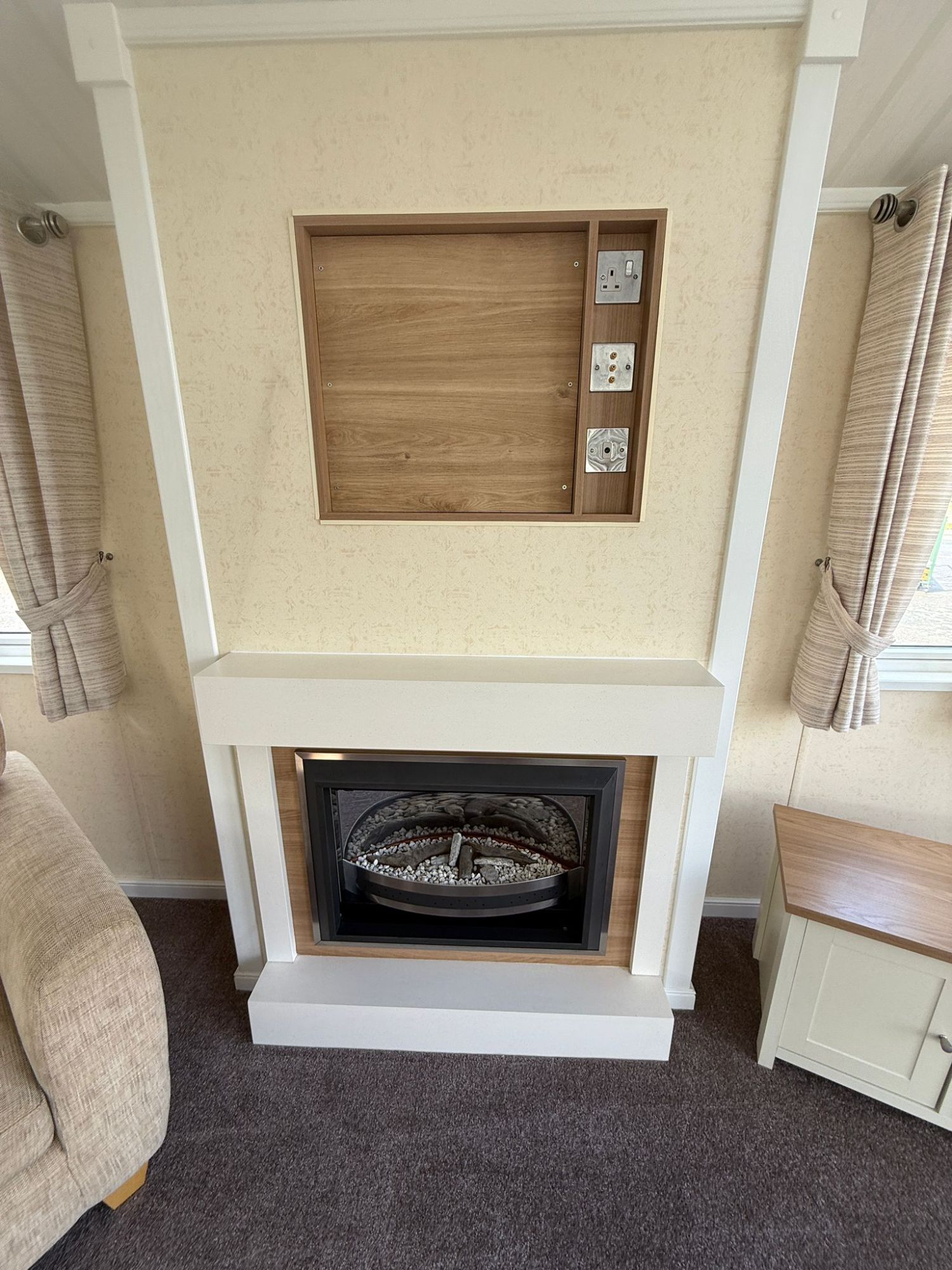 2010 Atlas Jasmine Lodge  Fireplace