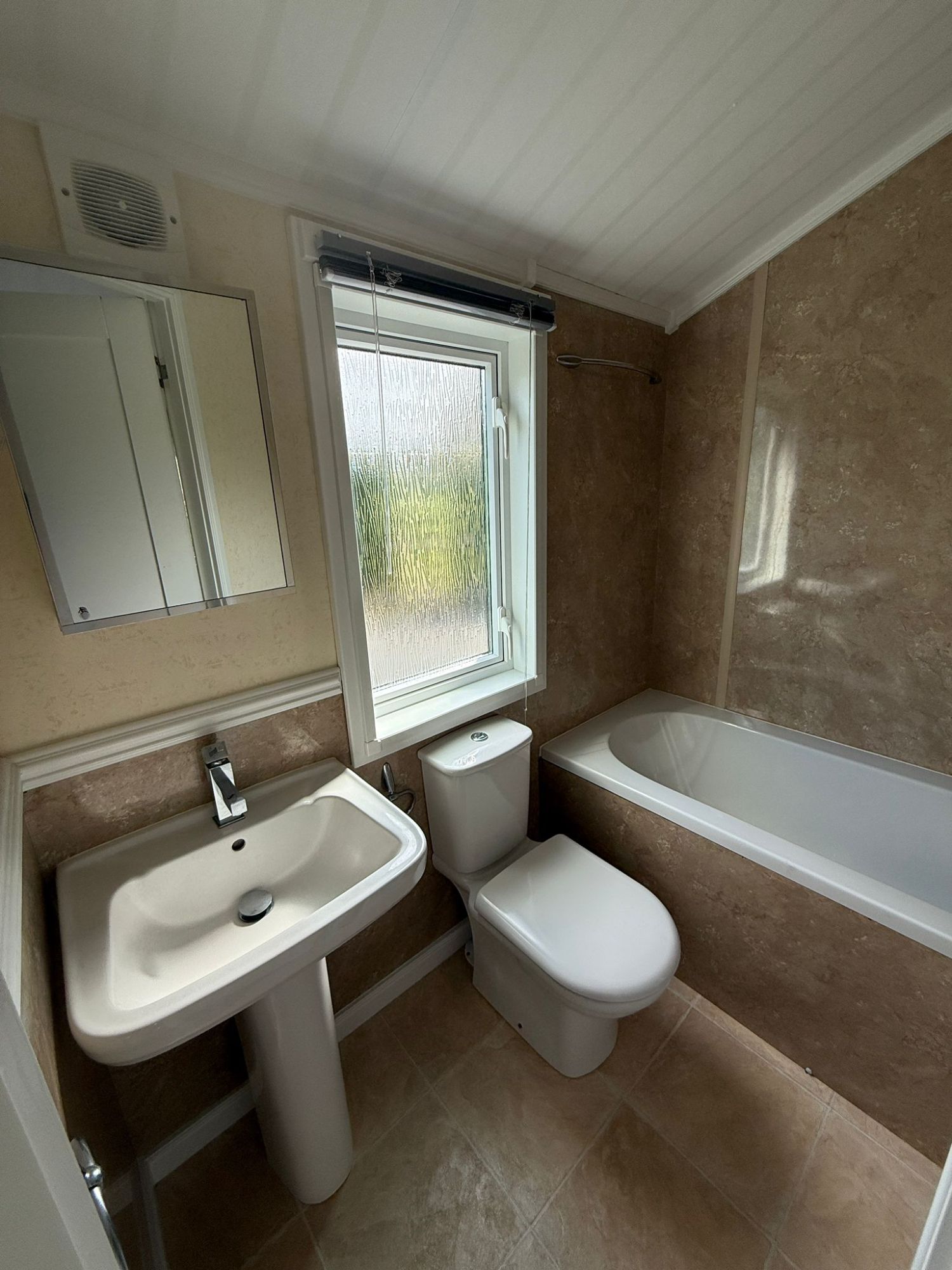 2010 Atlas Jasmine Lodge Ensuite 2