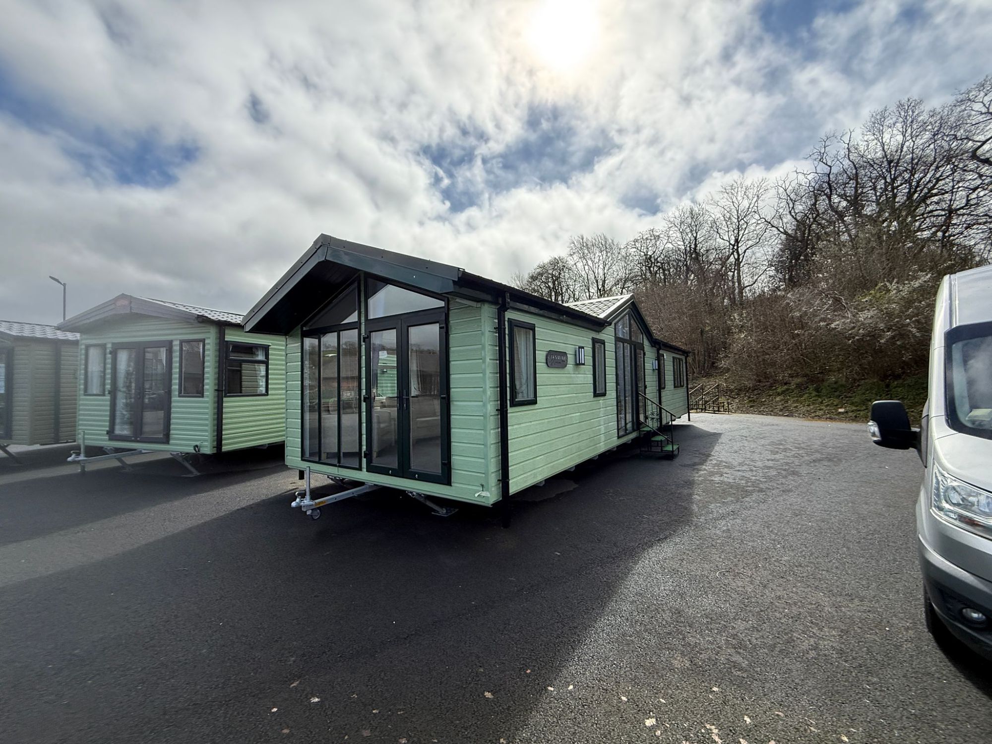 2010 Atlas Jasmine Lodge Exterior 2