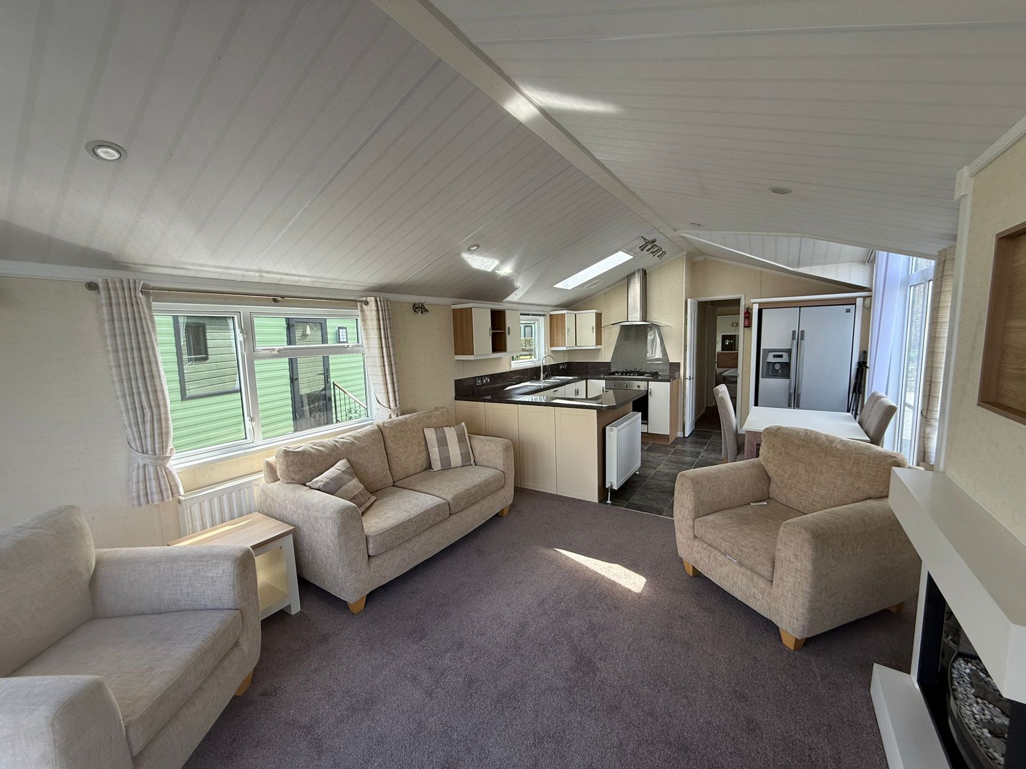 2010 Atlas Jasmine Lodge Lounge 3