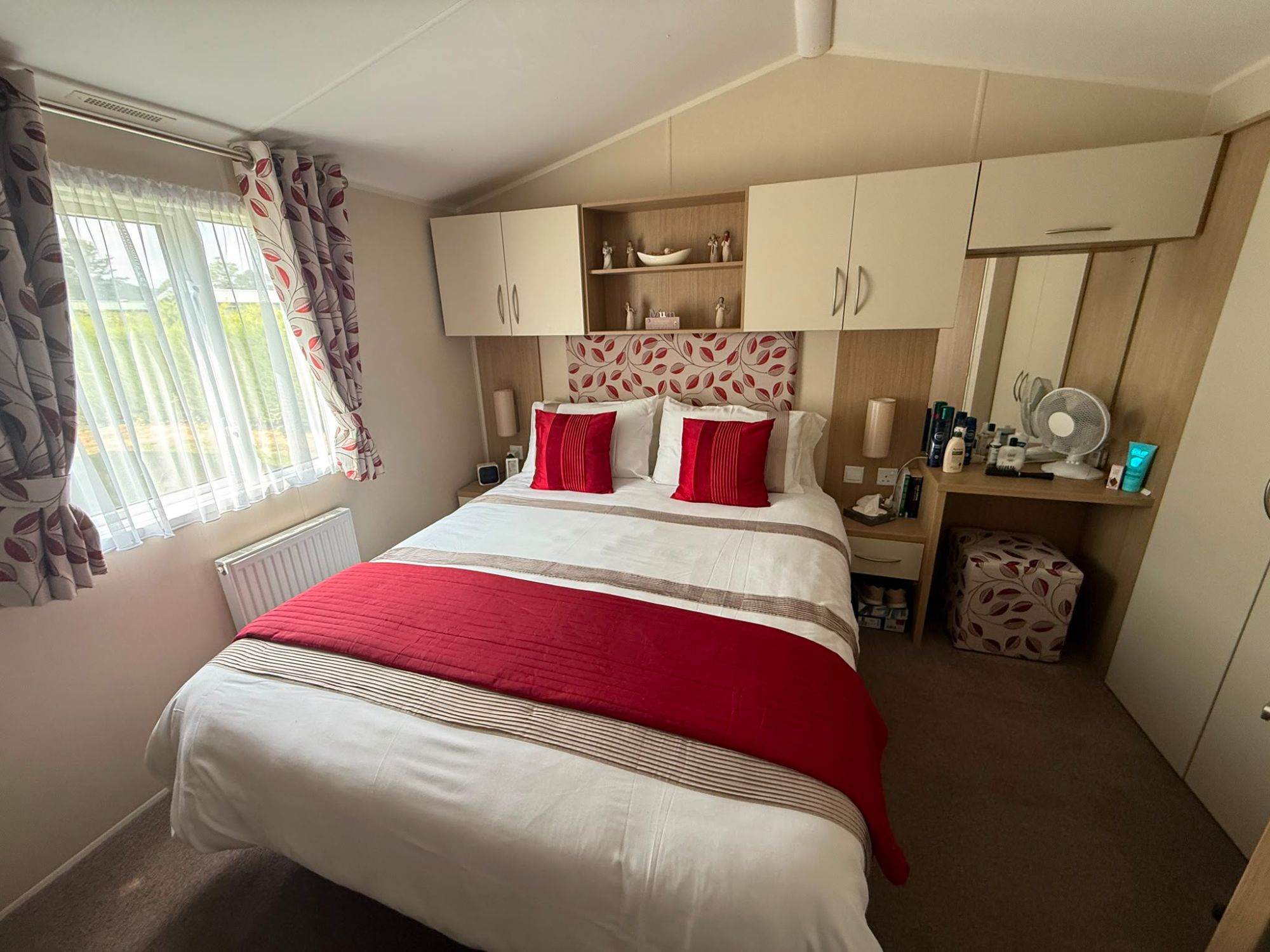 2015 Willerby Brockenhurst Main Bed 2